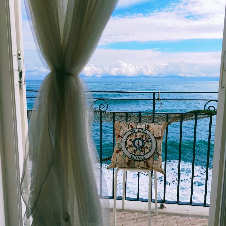 Casa Adriana Fronte Mare Apartment โมโนโปลี ภายนอก รูปภาพ