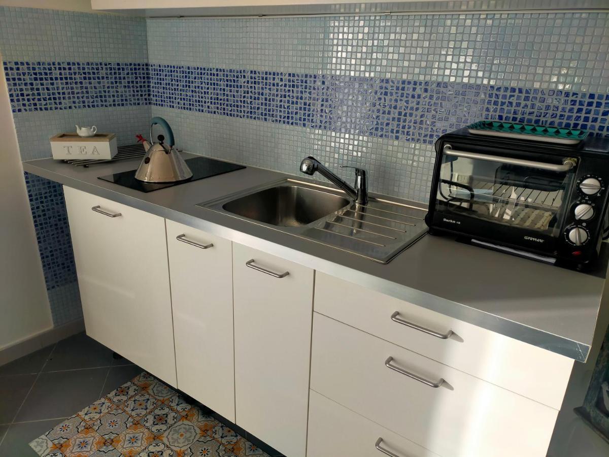 Casa Adriana Fronte Mare Apartment โมโนโปลี ภายนอก รูปภาพ