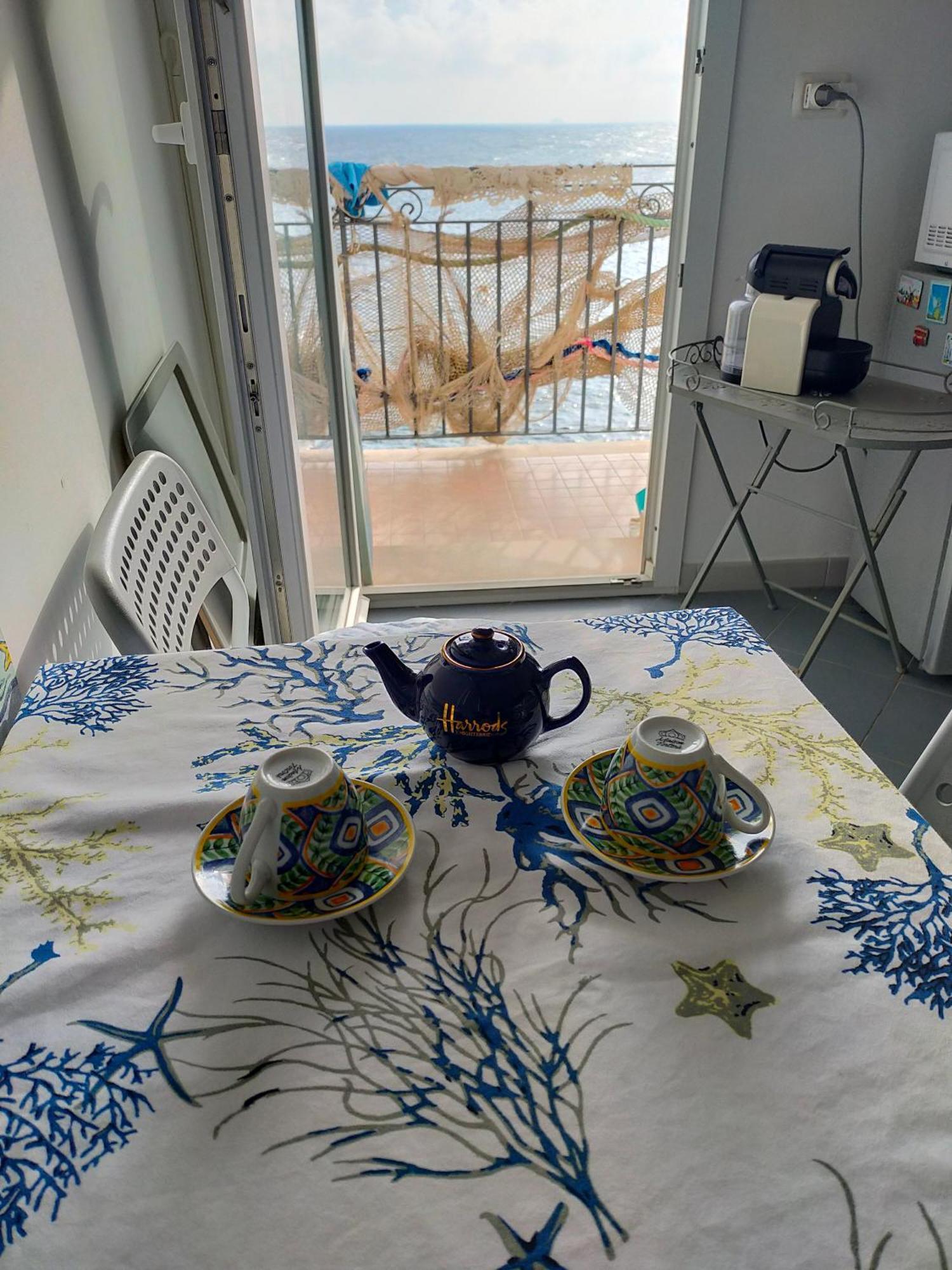 Casa Adriana Fronte Mare Apartment โมโนโปลี ภายนอก รูปภาพ