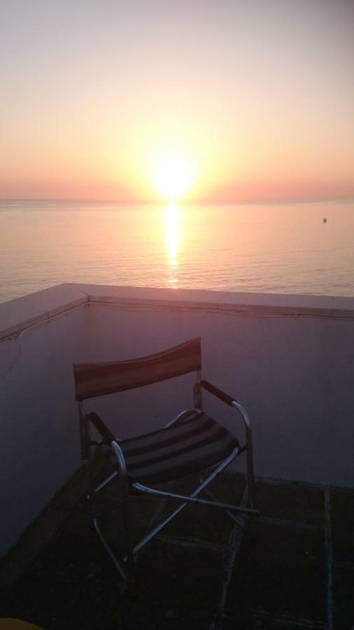Casa Adriana Fronte Mare Apartment โมโนโปลี ภายนอก รูปภาพ